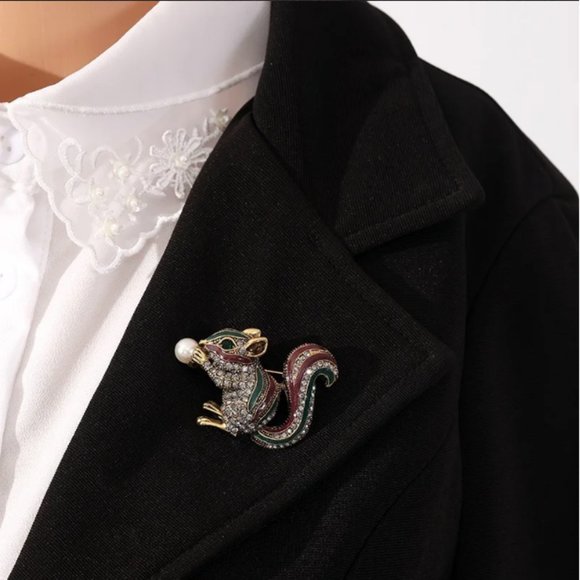 🍏50% OFF/3+...Rhinestone Squirrel/Chipmunk Brooch/Pendant (Brown/Green) - Picture 3 of 12